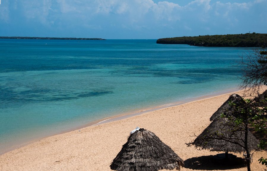 yacht club beach dar es salaam